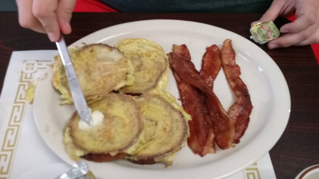 Mayflower Family Restaurant | restaurant | 211 N 1st St, Dunlap, IL 61525, USA | 3092437770 OR +1 309-243-7770