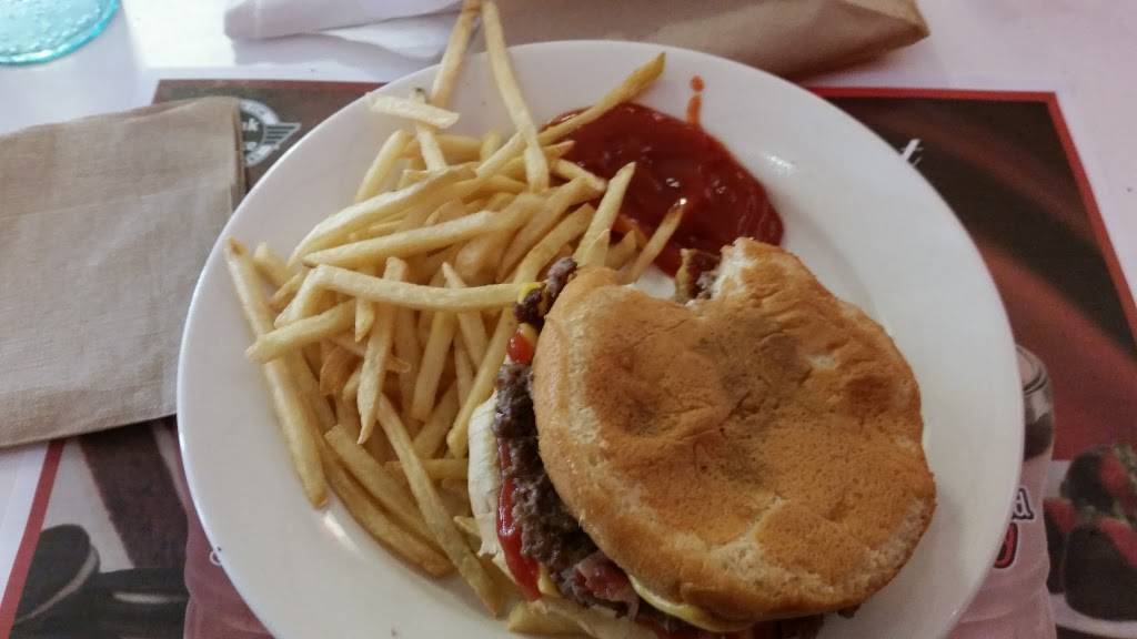 Steak n Shake | restaurant | 768 FL-44, Wildwood, FL 34785, USA | 3523302101 OR +1 352-330-2101