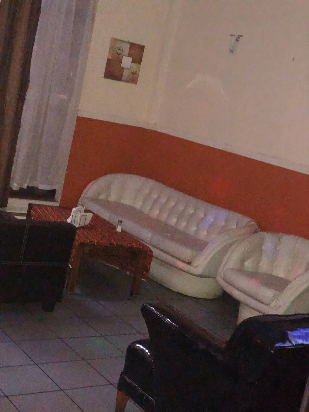 Restaurant Pili-pili | restaurant | 1383 Av Dollard, LaSalle, QC H8N 1T3, Canada | 5143654343 OR +1 514-365-4343