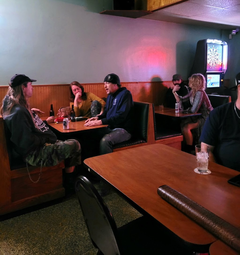 Mikes Ten-Pin Lounge | restaurant | 18 E Broadway, Alton, IL 62002, USA | 6184656565 OR +1 618-465-6565