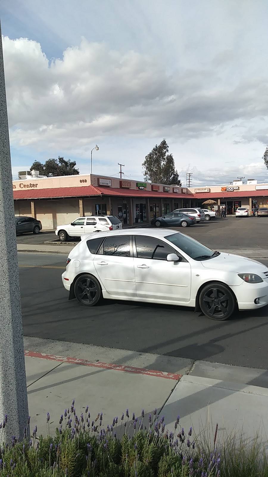 Taqueria El Zacatecano | restaurant | 802 Navajo Rd, Perris, CA 92570, USA | 9512938520 OR +1 951-293-8520