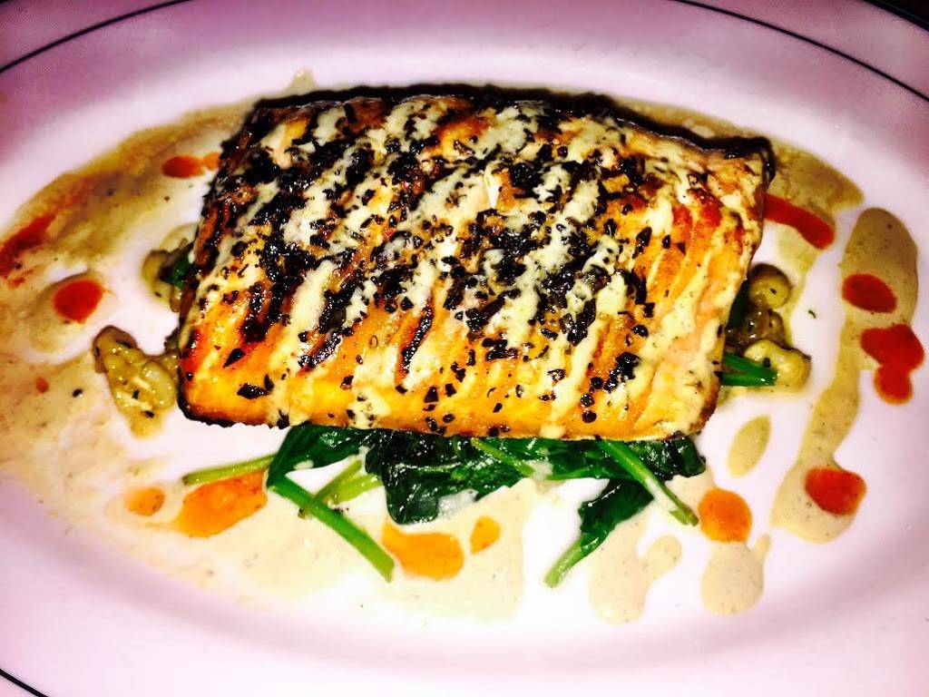 Noosa Bistro | restaurant | 9500 Diamond Centre Dr, Mentor, OH 44060, USA | 4409531088 OR +1 440-953-1088