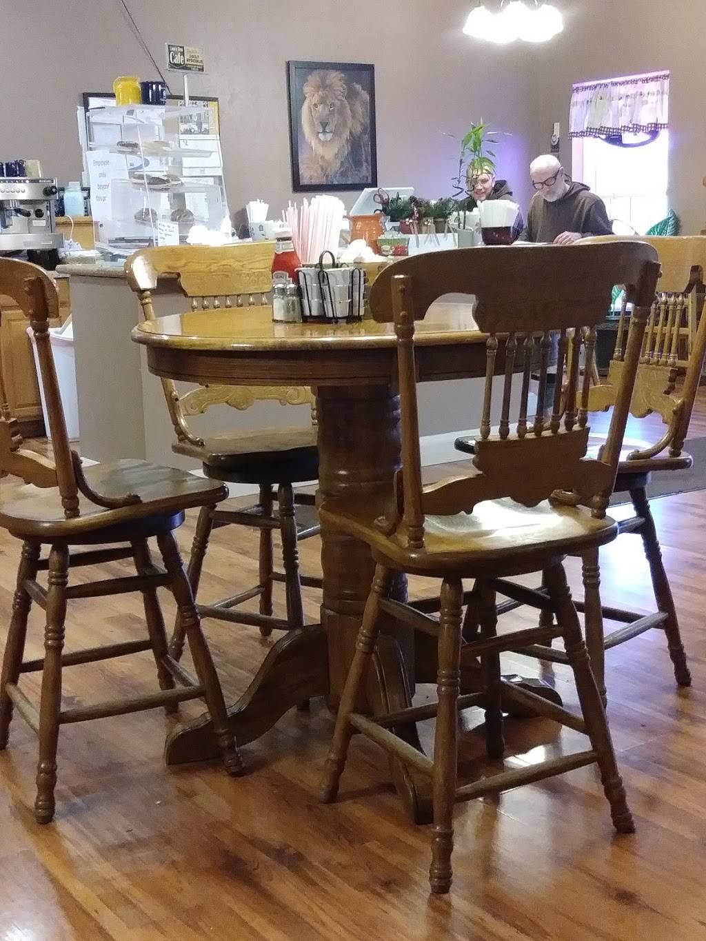 The Lions Den Cafe | cafe | 2262 Quaker Valley Rd, Fishertown, PA 15539, USA | 8148399996 OR +1 814-839-9996