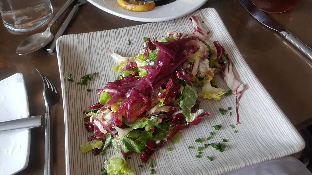 M.C. Perkins Cove | restaurant | 111 Perkins Cove Rd, Ogunquit, ME 03907, USA | 2076466263 OR +1 207-646-6263