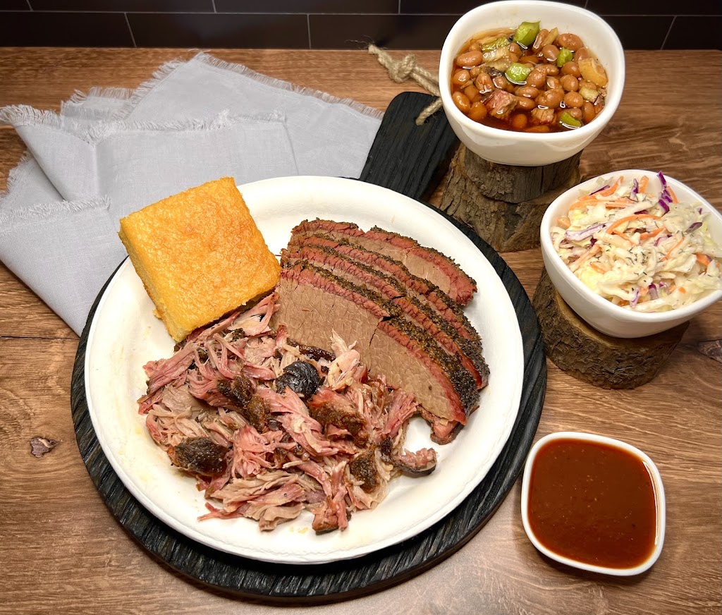 Luckys BBQ & Burgers | meal takeaway | 171 S Hwy 69 # E, Dewey, AZ 86327, USA | 9286320077 OR +1 928-632-0077