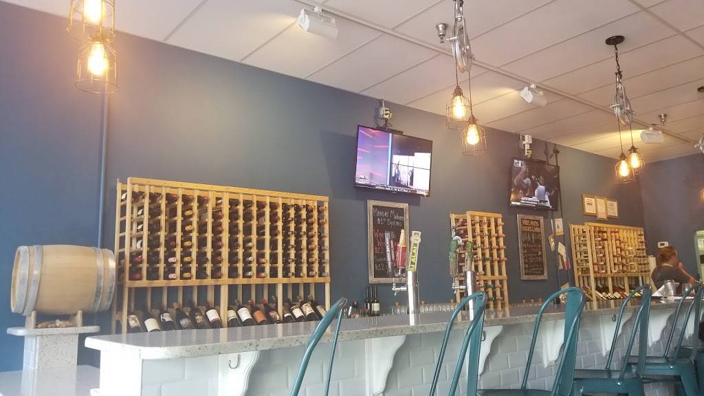 Wine 4 Oysters | restaurant | 1957 S Alafaya Trail, Orlando, FL 32828, USA | 4075077952 OR +1 407-507-7952