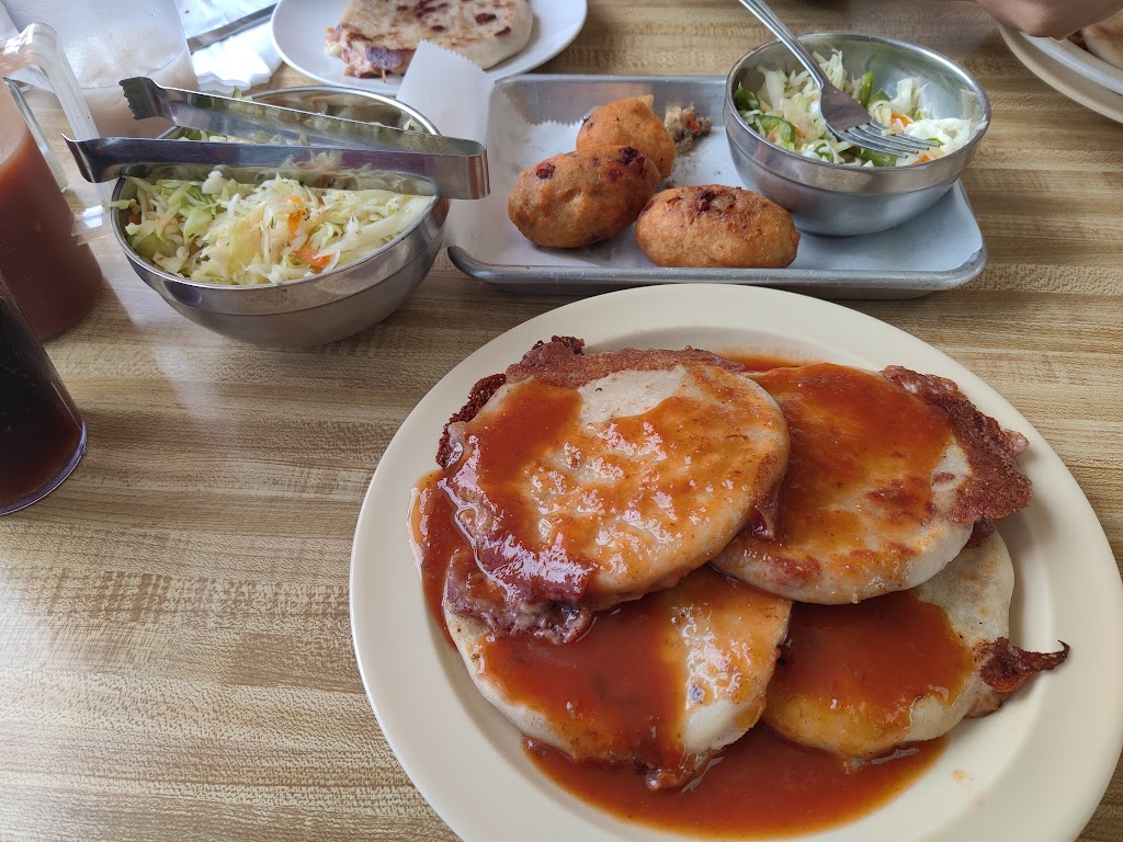 Pupuseria El Torogoz | restaurant | 2061 S Seneca St, Wichita, KS 67213, USA | 3165507979 OR +1 316-550-7979