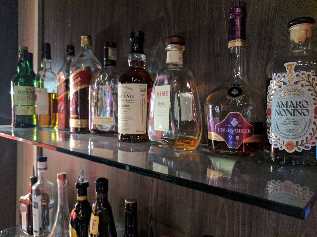 KOMA Restaurant | restaurant | 3090 Dougall Ave #403, Windsor, ON N9E 1S4, Canada | 5192535662 OR +1 519-253-5662