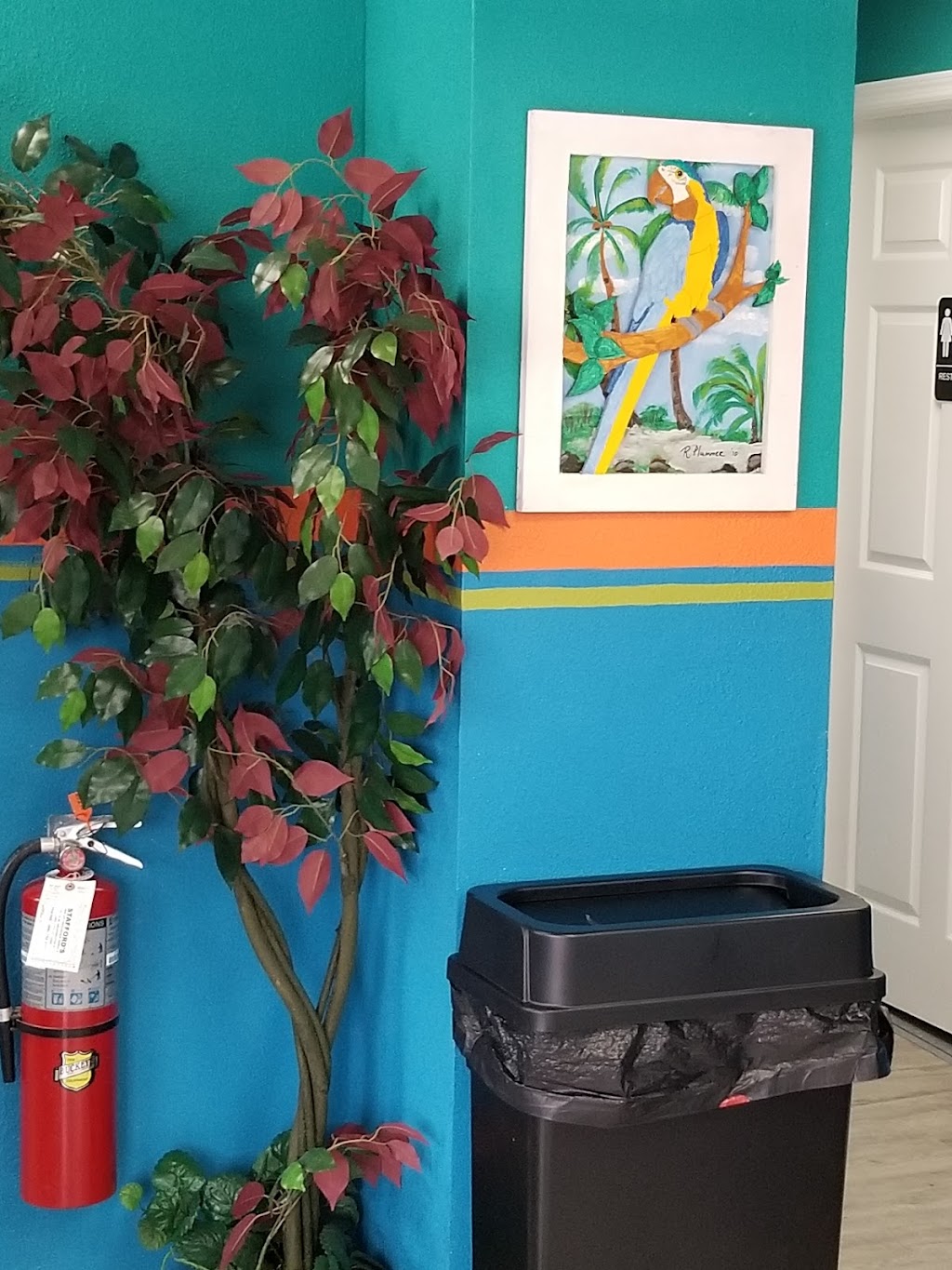 Clautas Caribbean shack | restaurant | 577 E Duval St, Lake City, FL 32055, USA | 3862438177 OR +1 386-243-8177