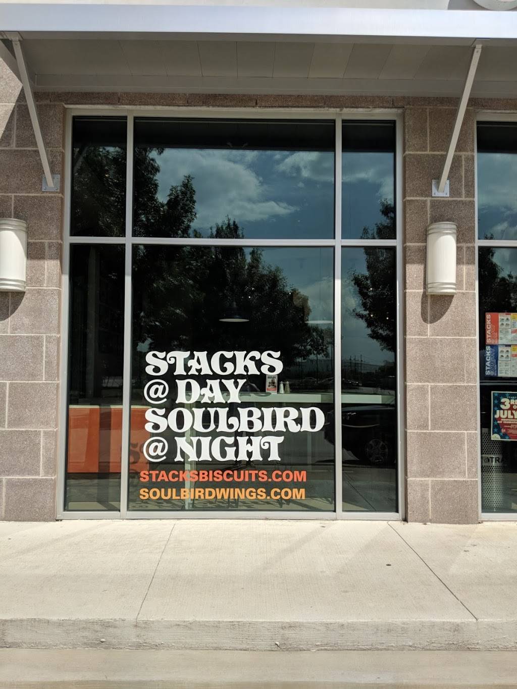 Soul Bird Wings | restaurant | 310 S Oak St Suite #100, Roanoke, TX 76262, USA | 8174648188 OR +1 817-464-8188