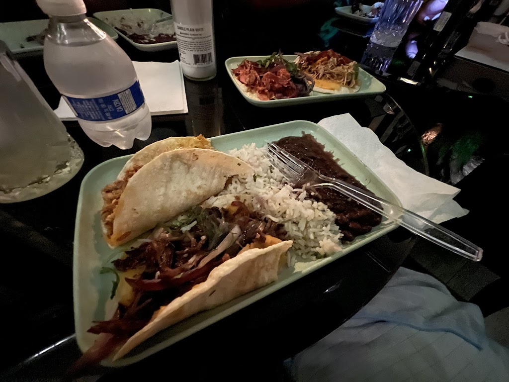 Green dragon Taco | restaurant | 2255 W Taylor St, Chicago, IL 60612, USA | 3129251997 OR +1 312-925-1997