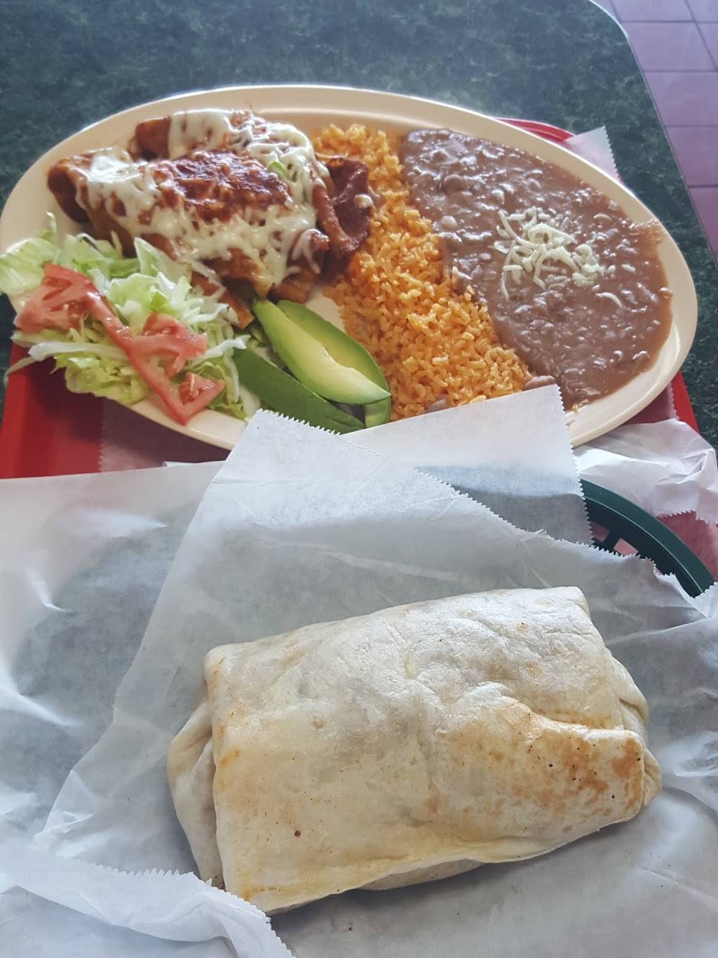 El Famous Burrito | restaurant | 14494 South La Grange Road, Orland Park, IL 60462, USA | 7084034661 OR +1 708-403-4661