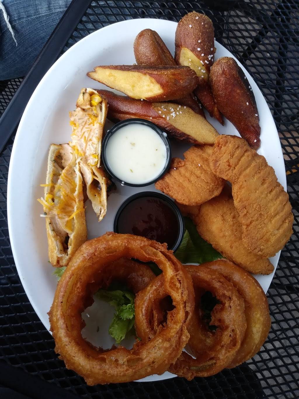 Rivals Sports Grille | restaurant | 6710 Smith Rd, Middleburg Heights, OH 44130, USA | 2162670005 OR +1 216-267-0005