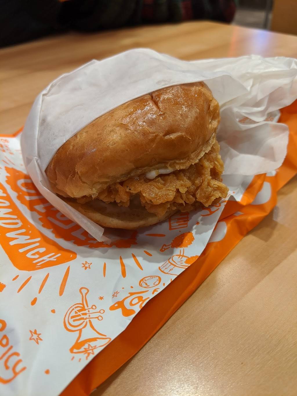 Popeyes Louisiana Kitchen | restaurant | 1052 Flushing Ave, Brooklyn, NY 11237, USA | 3474047042 OR +1 347-404-7042