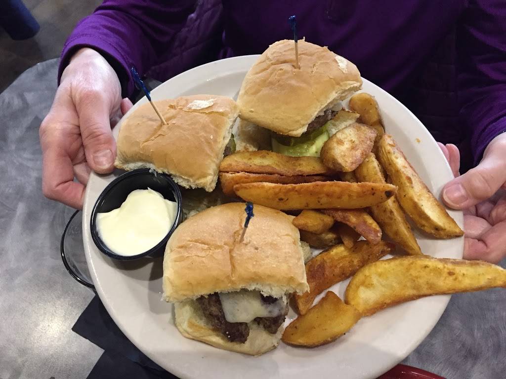 Chubbys | restaurant | 5751 Byron Center Ave SW, Wyoming, MI 49519, USA | 6165345161 OR +1 616-534-5161