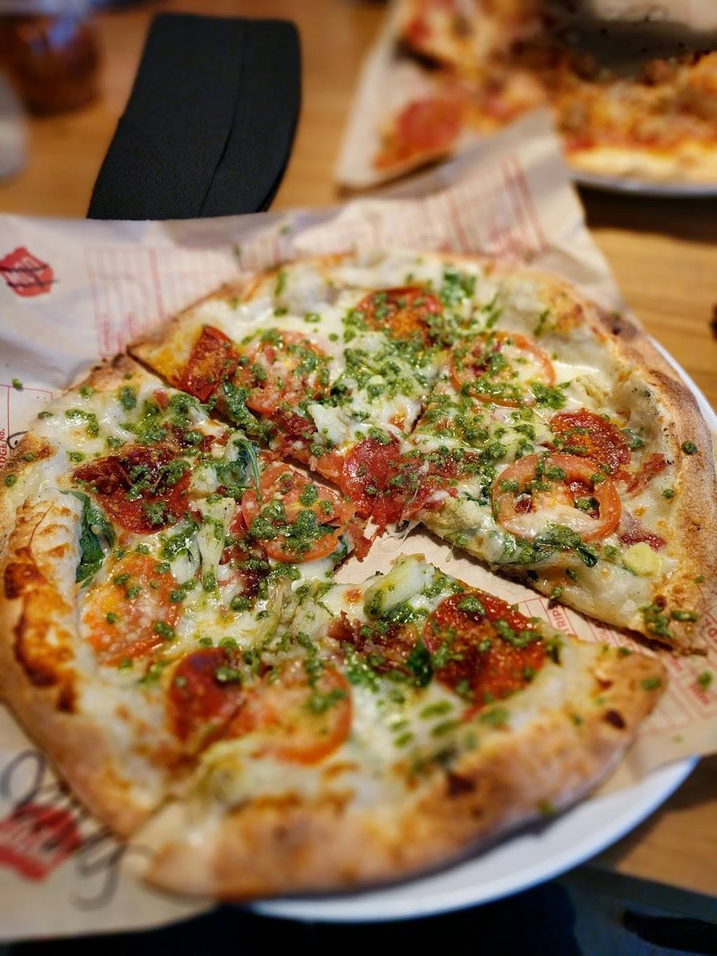 MOD Pizza | restaurant | 6447 Grand Ave, Gurnee, IL 60031, USA | 2246100766 OR +1 224-610-0766