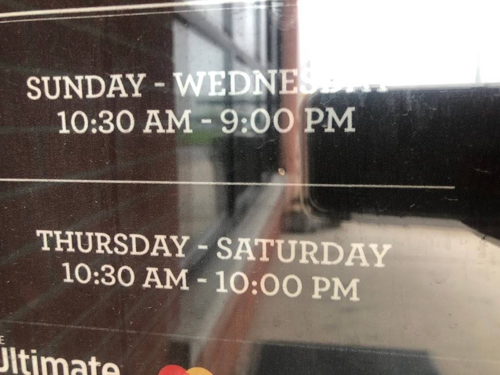 Harveys | restaurant | 74 Dundas St E, Paris, ON N3L 3H5, Canada | 5194425758 OR +1 519-442-5758