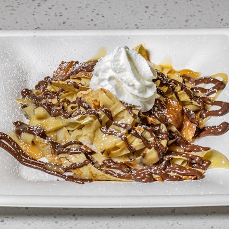Crepes N Crisps | restaurant | 10001 Chester Ave Suite J, Cleveland, OH 44106, USA | 2162935522 OR +1 216-293-5522