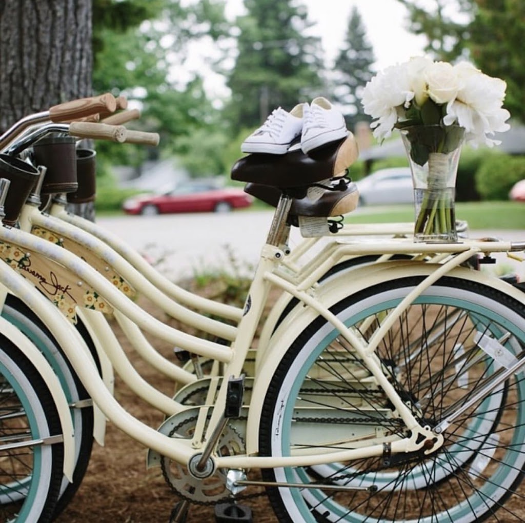 The Leland Lodge | restaurant | 565 Pearl St, Leland, MI 49654, USA | 2312569848 OR +1 231-256-9848