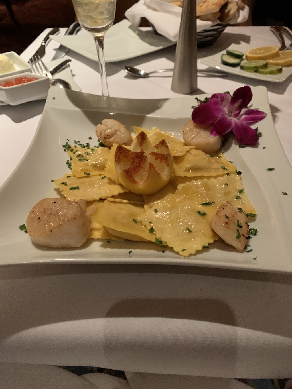 The Crown Room | restaurant | 145 Louisiana Blvd NE, Albuquerque, NM 87108, USA | 5057677180 OR +1 505-767-7180