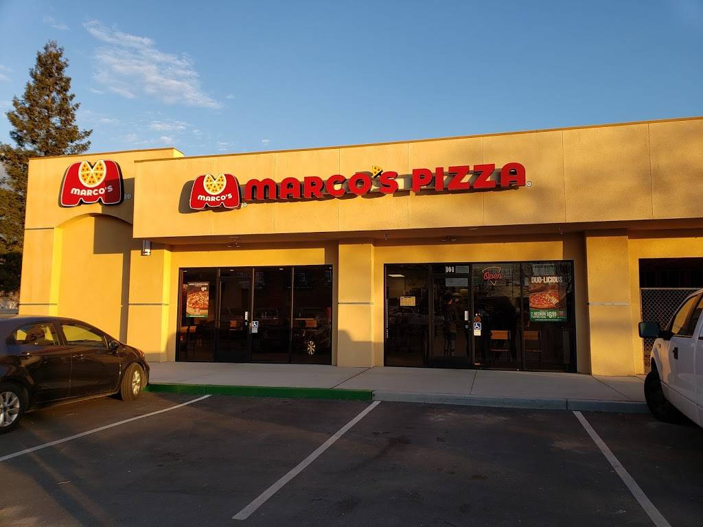 Marcos Pizza | meal delivery | 2230 Herndon Ave, Clovis, CA 93611, USA | 5594720090 OR +1 559-472-0090