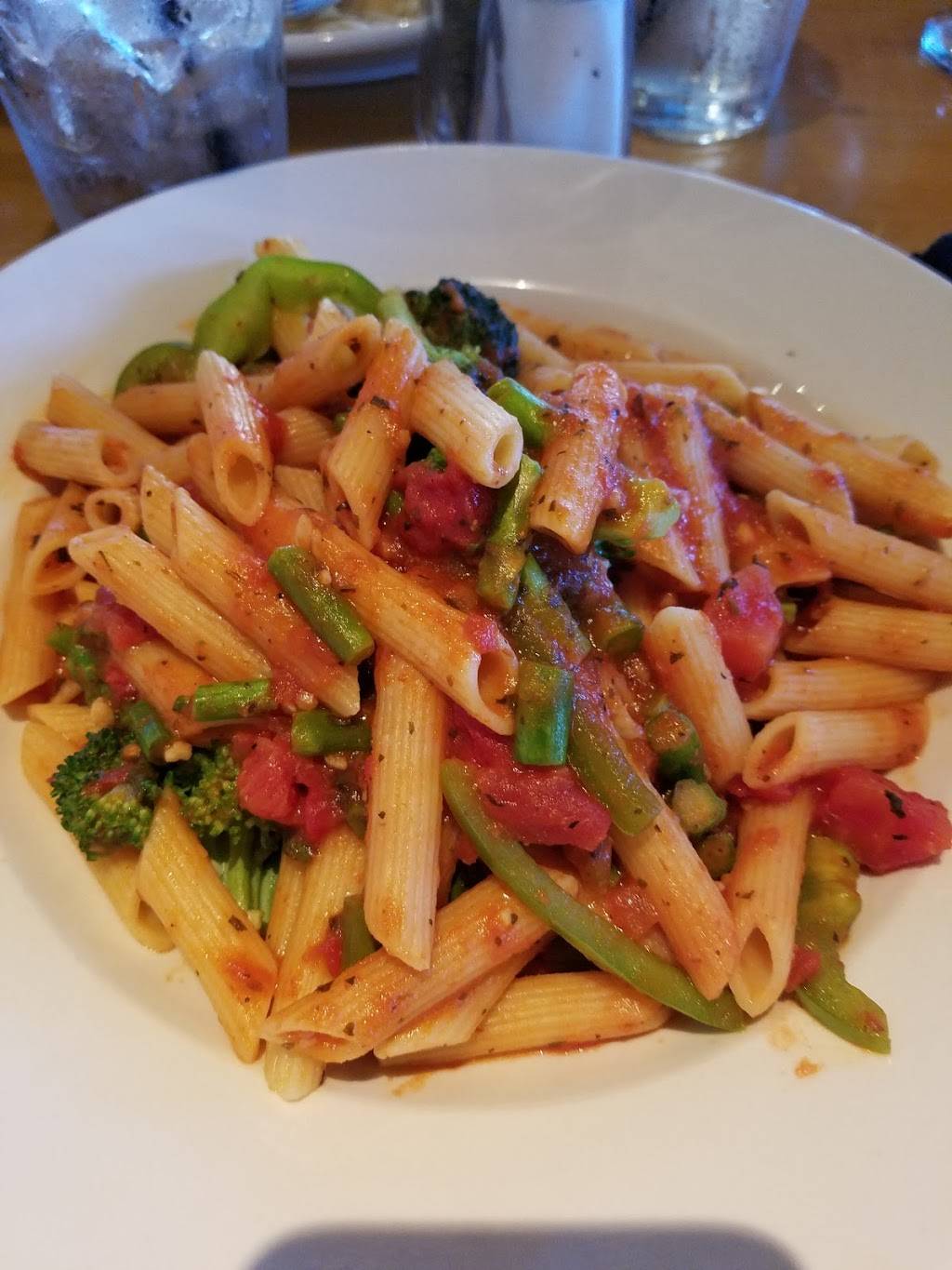 BJs Restaurant & Brewhouse | restaurant | 4502 S Steele St Ste 1500, Tacoma, WA 98409, USA | 2534721220 OR +1 253-472-1220