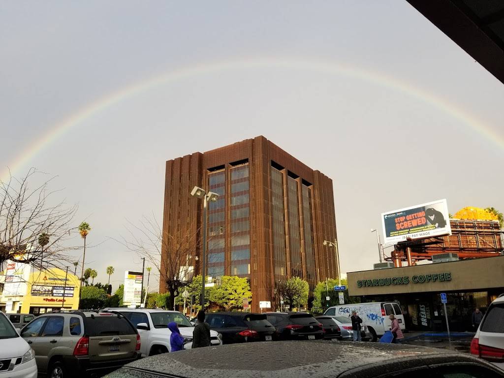 Starbucks | cafe | 5020 Wilshire Blvd, Los Angeles, CA 90036, USA | 3239362989 OR +1 323-936-2989