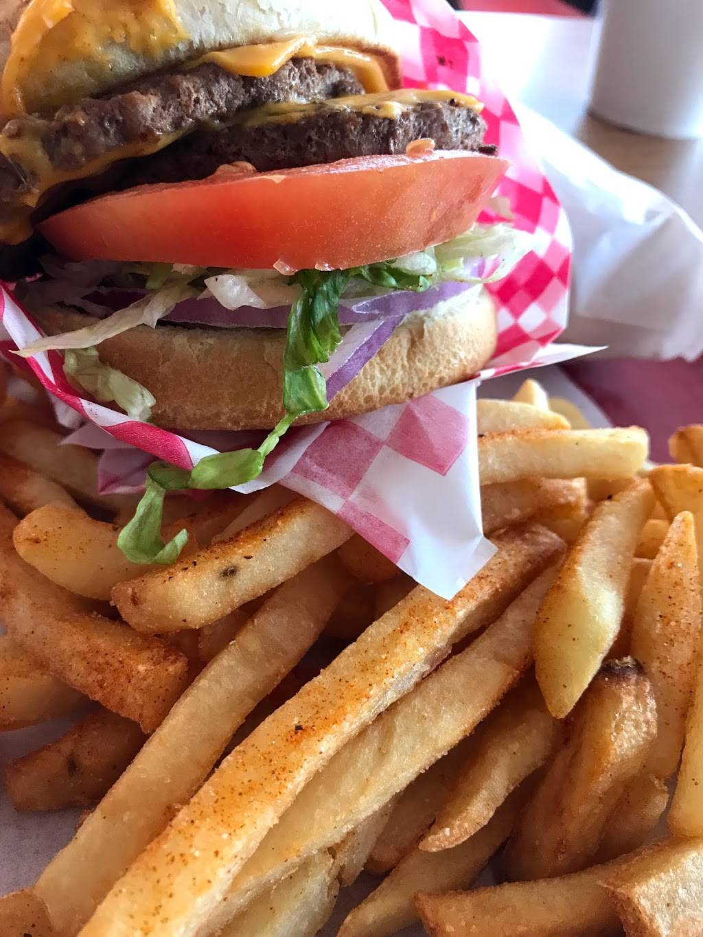 Wimpys Hamburgers | restaurant | 1417 E Tulare Ave, Tulare, CA 93274, USA | 5596882527 OR +1 559-688-2527