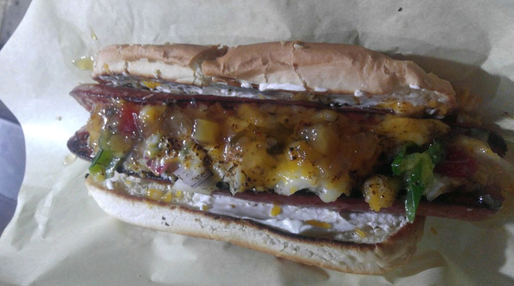 Wobbly Wieners | restaurant | 4479 Everts St, San Diego, CA 92109, USA | 9013783083 OR +1 901-378-3083