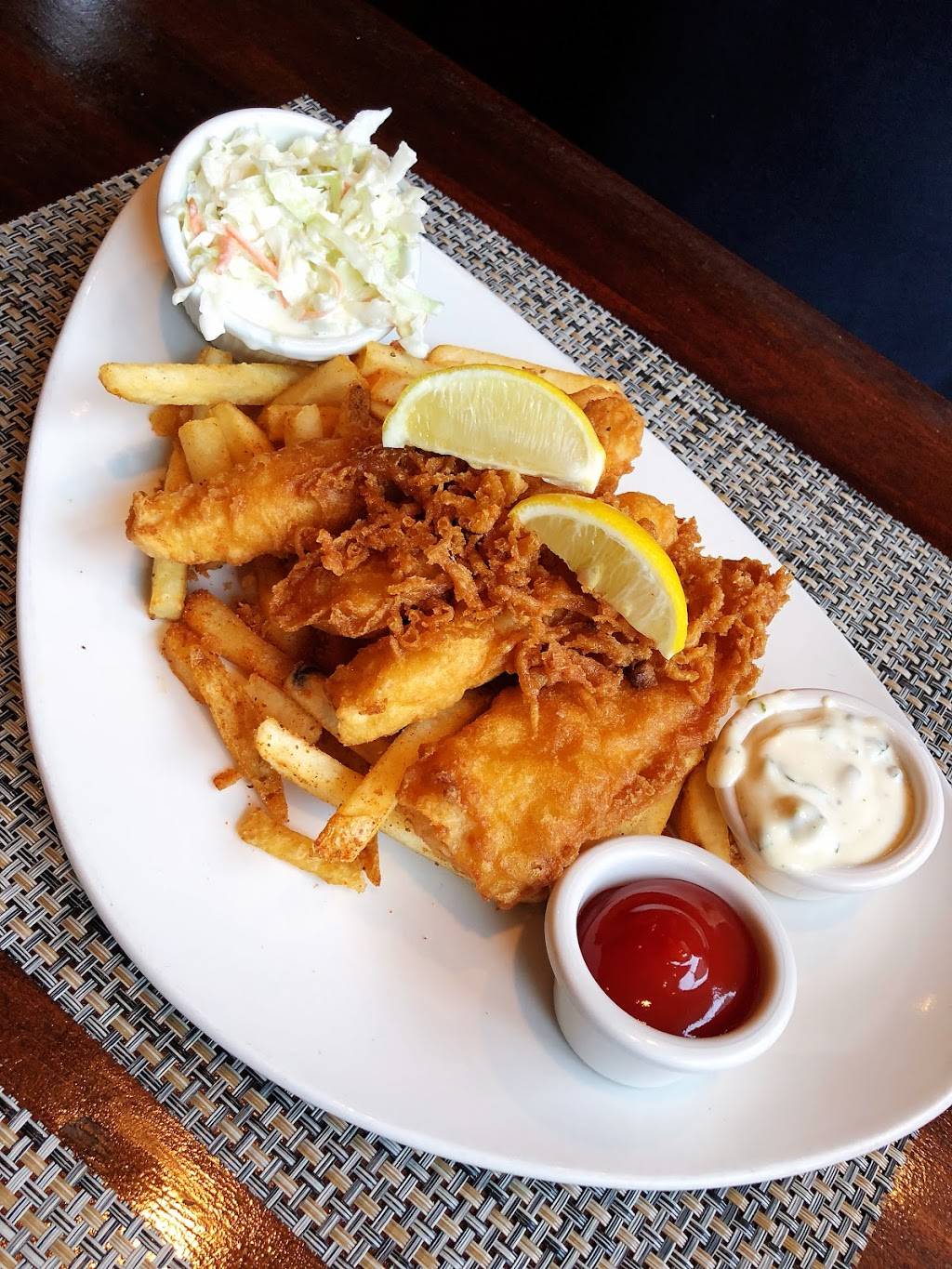 McCormick & Schmicks Seafood & Steaks | restaurant | 21 E 5th St, Cincinnati, OH 45202, USA | 5137219339 OR +1 513-721-9339