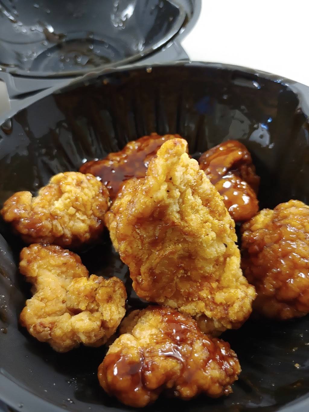 Pizza Hut | restaurant | 2101 - 104 Pyramids Village Blvd., Greensboro, NC 27405, USA | 3363755778 OR +1 336-375-5778