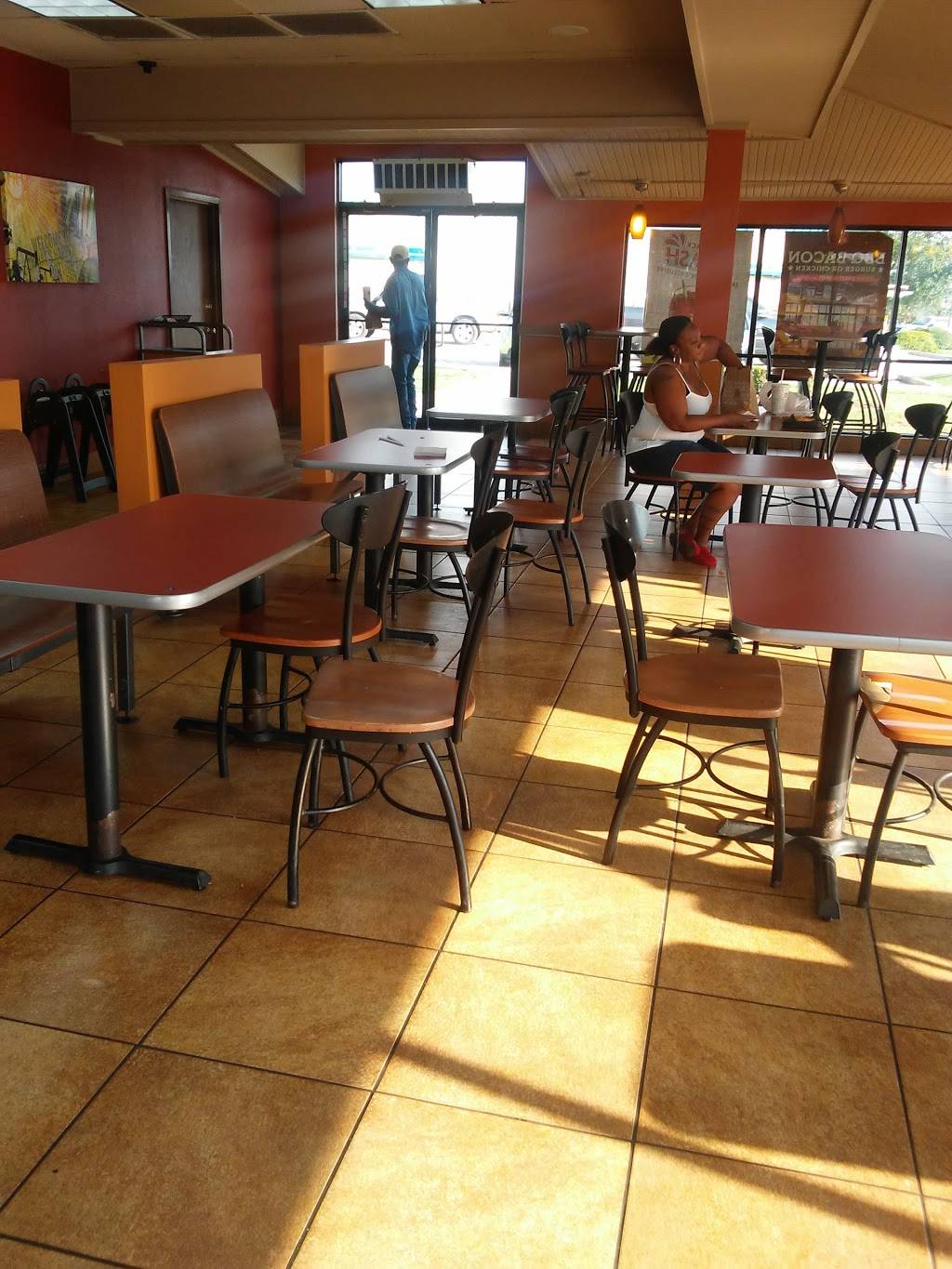 Jack in the Box | restaurant | 1818 N Foster Rd, San Antonio, TX 78244, USA | 2106664140 OR +1 210-666-4140