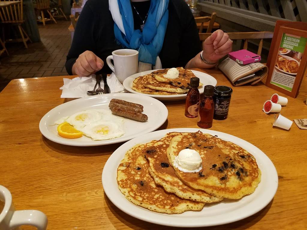 Cracker Barrel Old Country Store | restaurant | 1371 Commercial Way, Spring Hill, FL 34606, USA | 3526882911 OR +1 352-688-2911