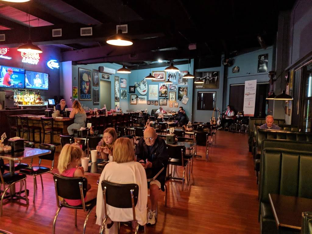 Hamiltons Restaurant And Bar | restaurant | 8460 Central Mall Dr, Port Arthur, TX 77642, USA | 4097240402 OR +1 409-724-0402