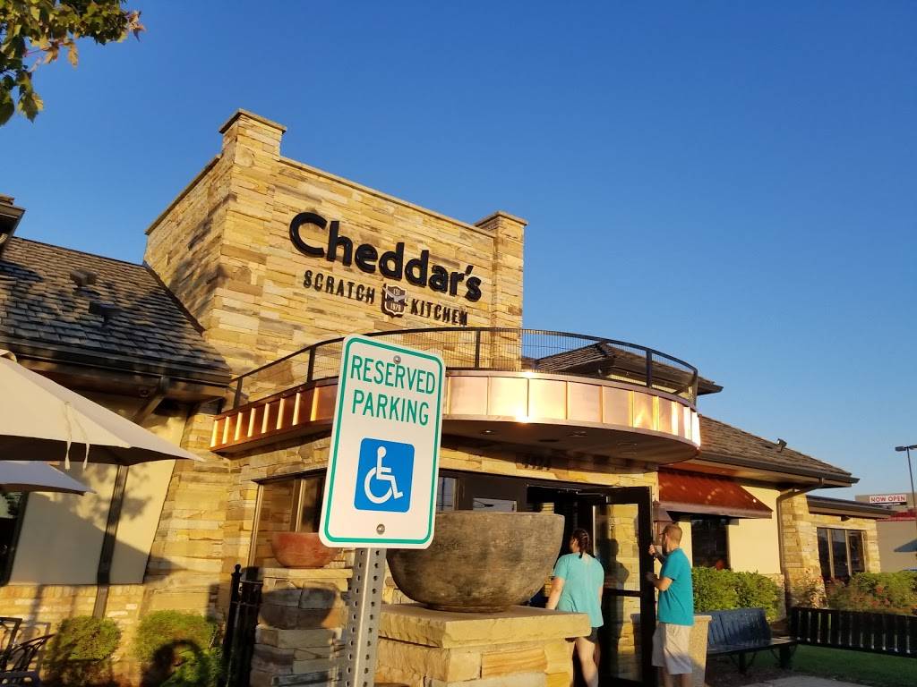 Cheddars Scratch Kitchen | restaurant | 4424 US-41, Terre Haute, IN 47802, USA | 8129173317 OR +1 812-917-3317