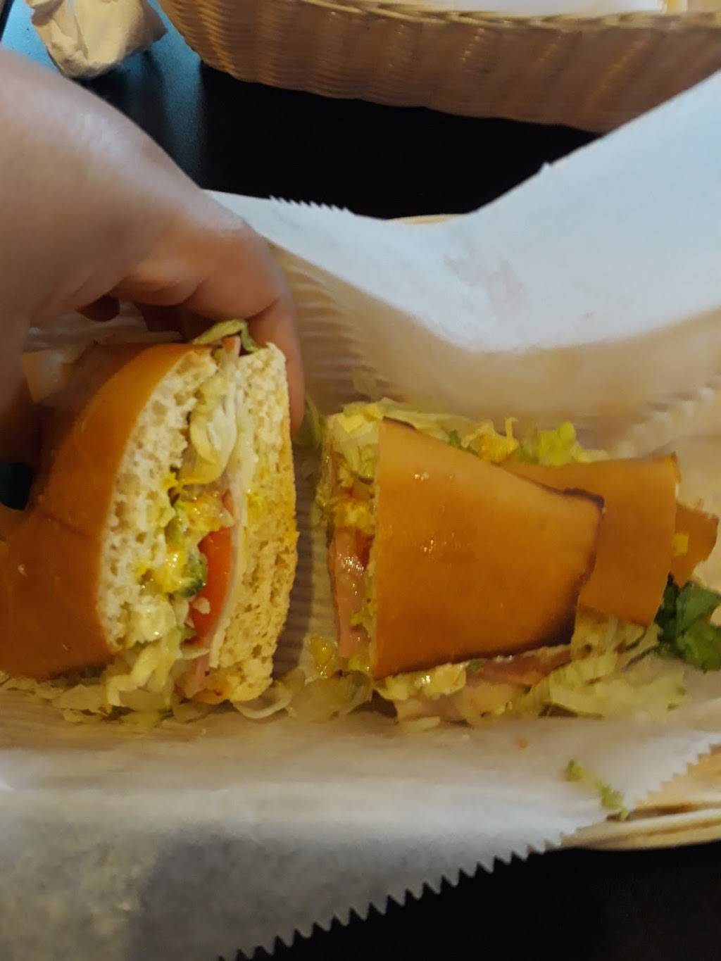 Highland Super Submarine Sandwich Shop | meal takeaway | 3316 Summer Ave, Memphis, TN 38122, USA | 9013243728 OR +1 901-324-3728