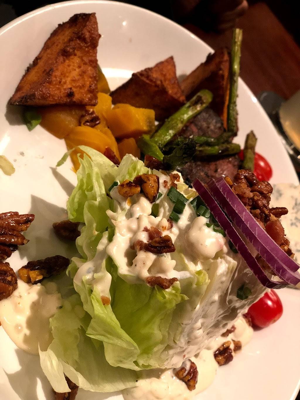 Houlihans | restaurant | 8240 Gateway Overlook Dr, Elkridge, MD 21075, USA | 4107826016 OR +1 410-782-6016