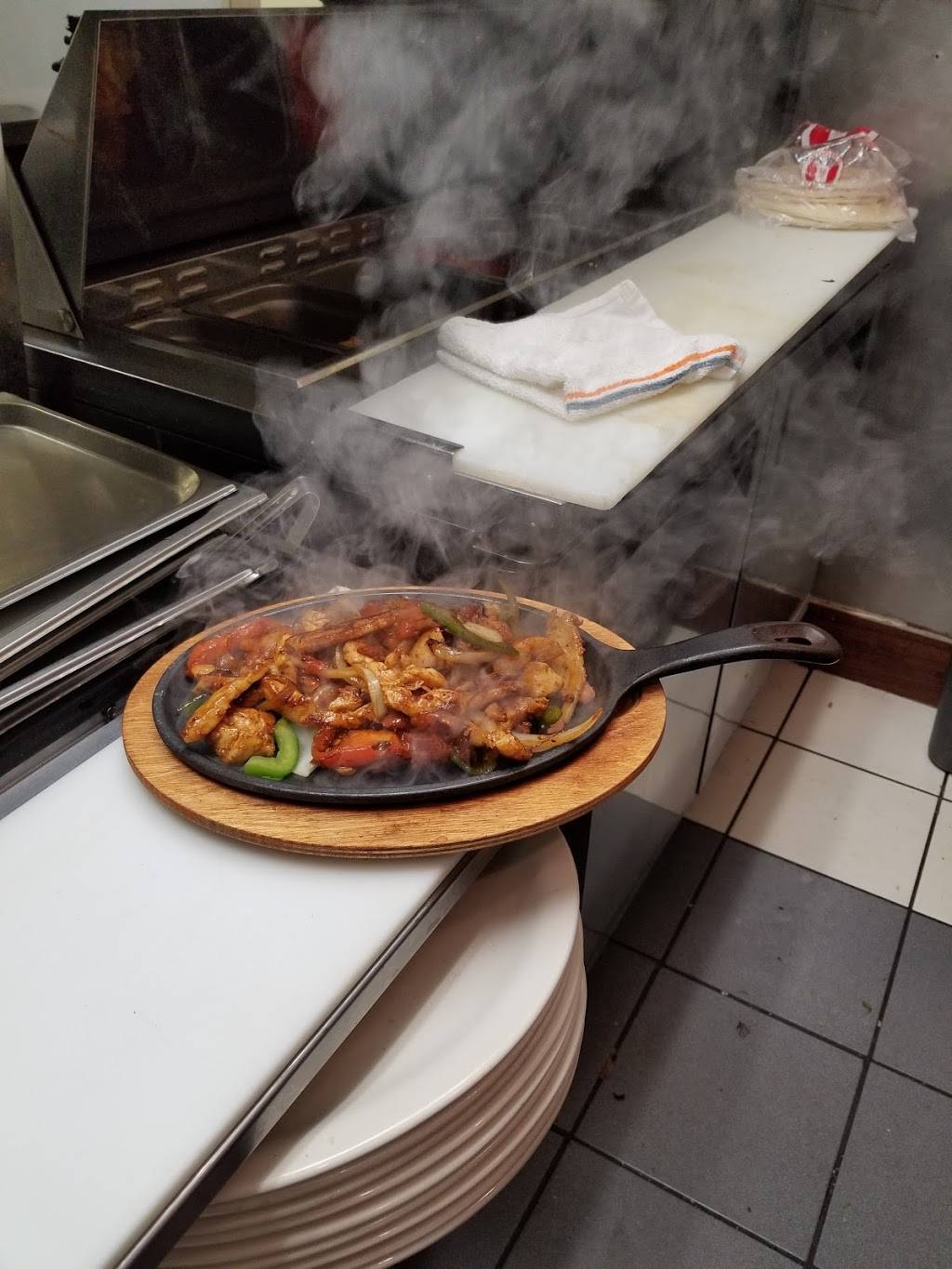 Los Rancheros Mexican Grill | restaurant | 2531 Rocky Ridge Rd, Vestavia Hills, AL 35243, USA | 2058230911 OR +1 205-823-0911