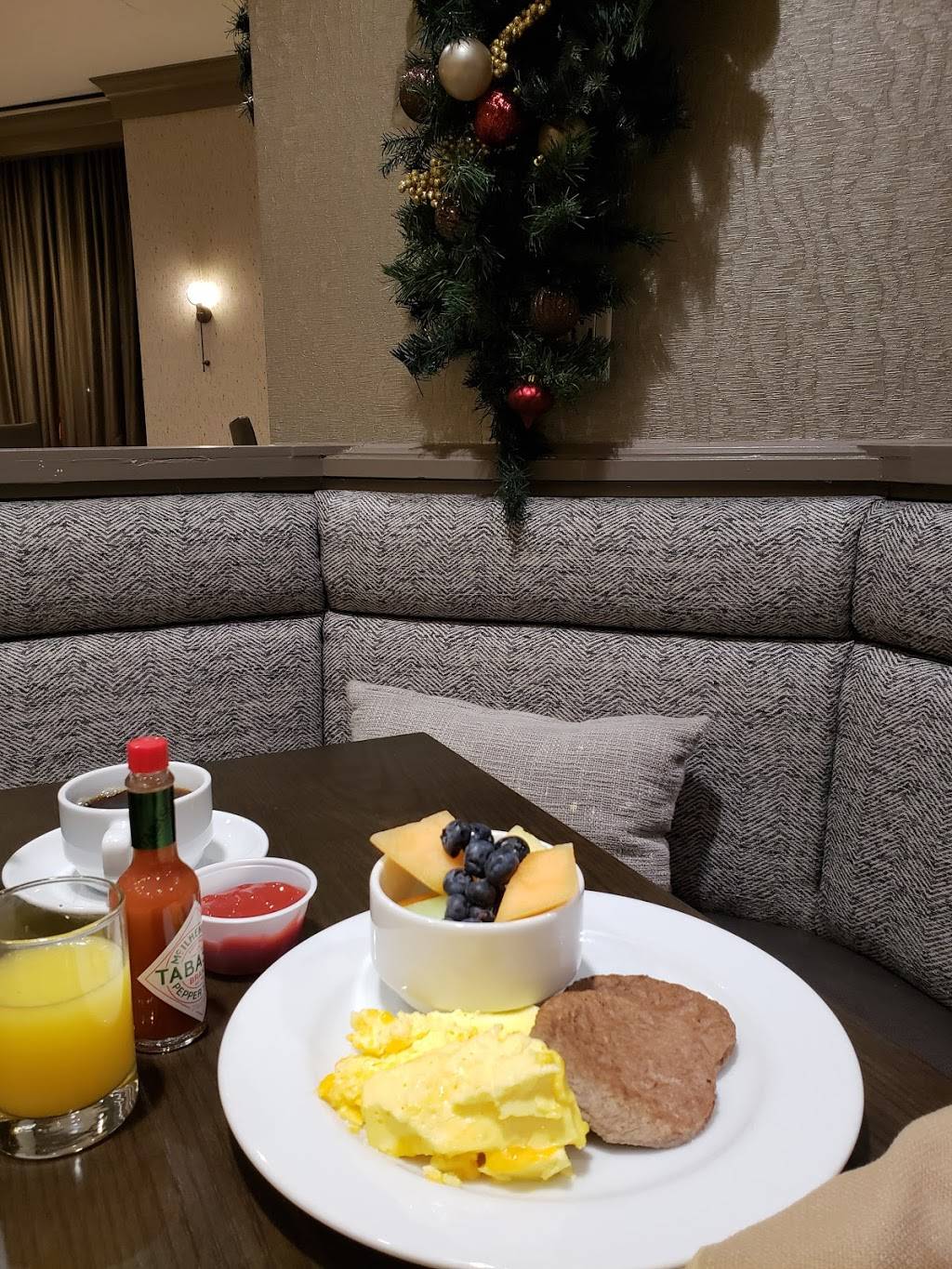 19 North | restaurant | 5750 Windward Pkwy, Alpharetta, GA 30005, USA | 7707549600 OR +1 770-754-9600