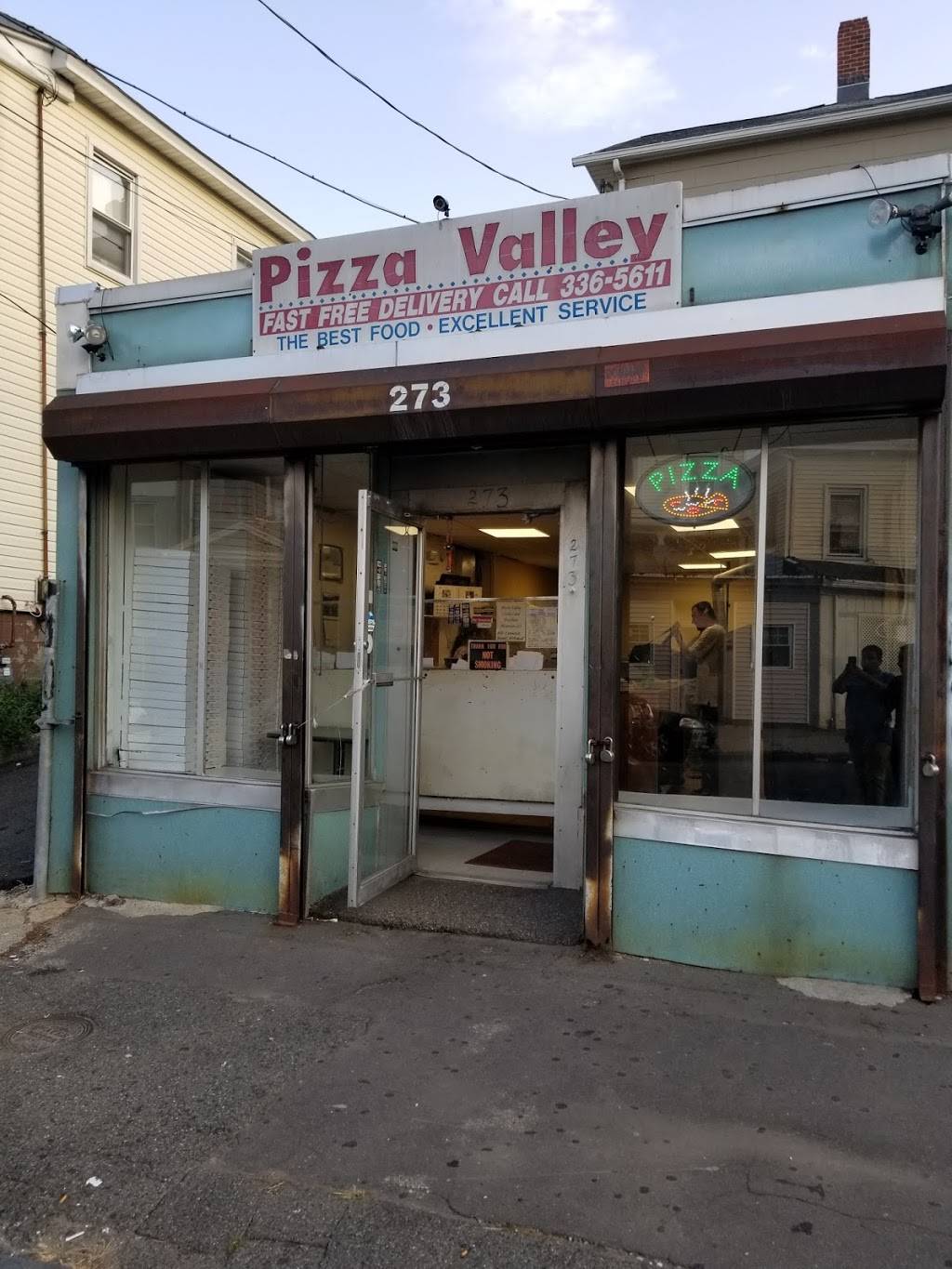 Pizza Valley | restaurant | 273 Lexington Ave, Bridgeport, CT 06604, USA | 2033365611 OR +1 203-336-5611