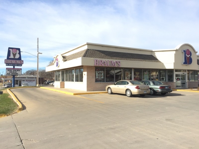 Braums Ice Cream & Dairy Store | restaurant | 1028 W 6th Ave, Emporia, KS 66801, USA | 6203432951 OR +1 620-343-2951