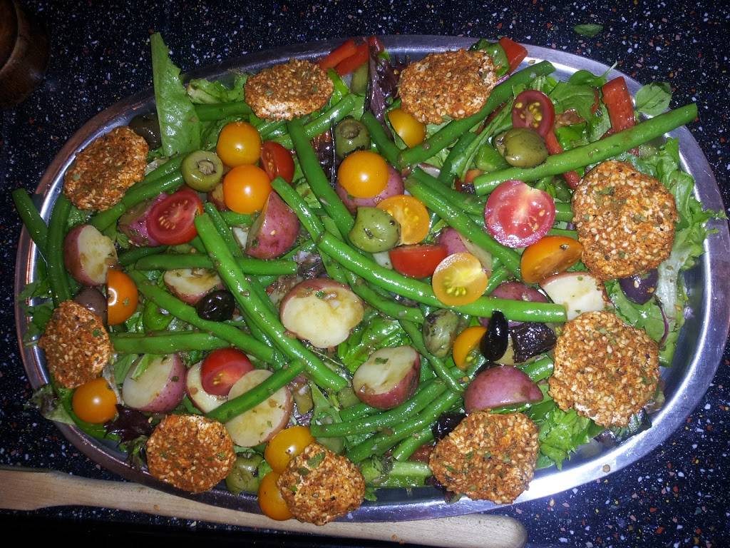 Feeding Frenzy | restaurant | 75 E Uwchlan Ave, Exton, PA 19341, USA | 6105244720 OR +1 610-524-4720