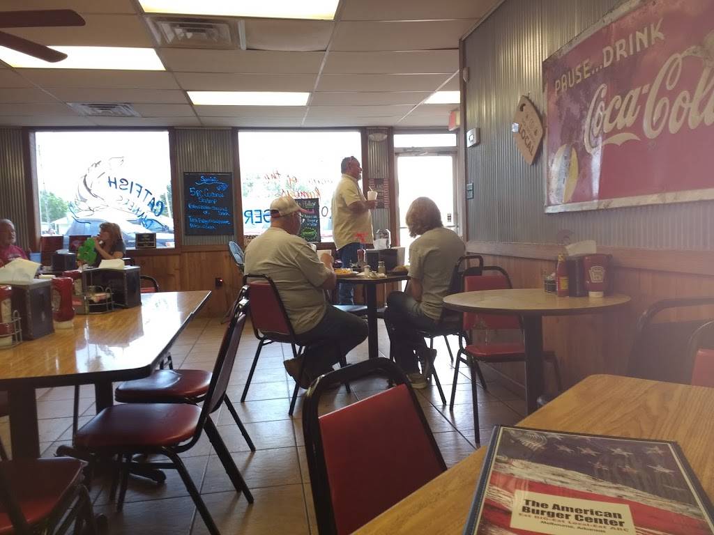 American Burger Center | restaurant | 755 AR-69 BUS, Melbourne, AR 72556, USA | 8703684338 OR +1 870-368-4338