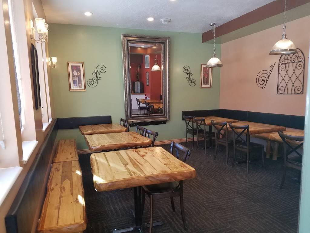 Summit Pizza Co & Ice Cream | restaurant | 80 S Main St, Kamas, UT 84036, USA | 4357834453 OR +1 435-783-4453