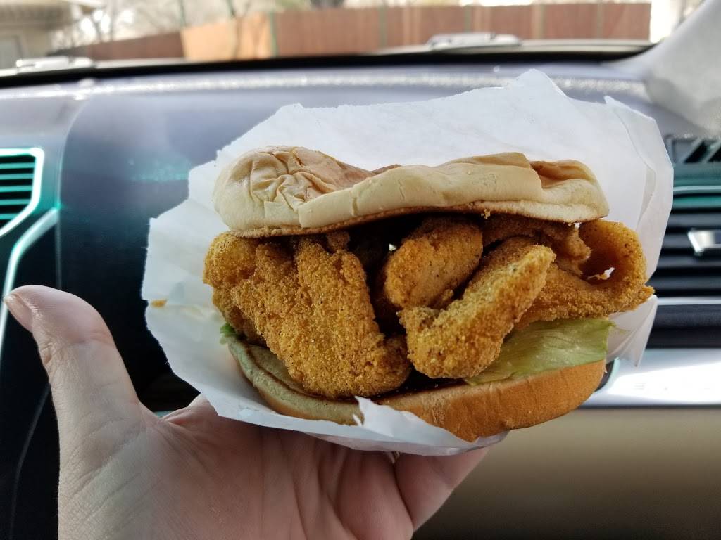 Brads Burgers | restaurant | 105 W 6th St, Lampasas, TX 76550, USA | 5125563144 OR +1 512-556-3144