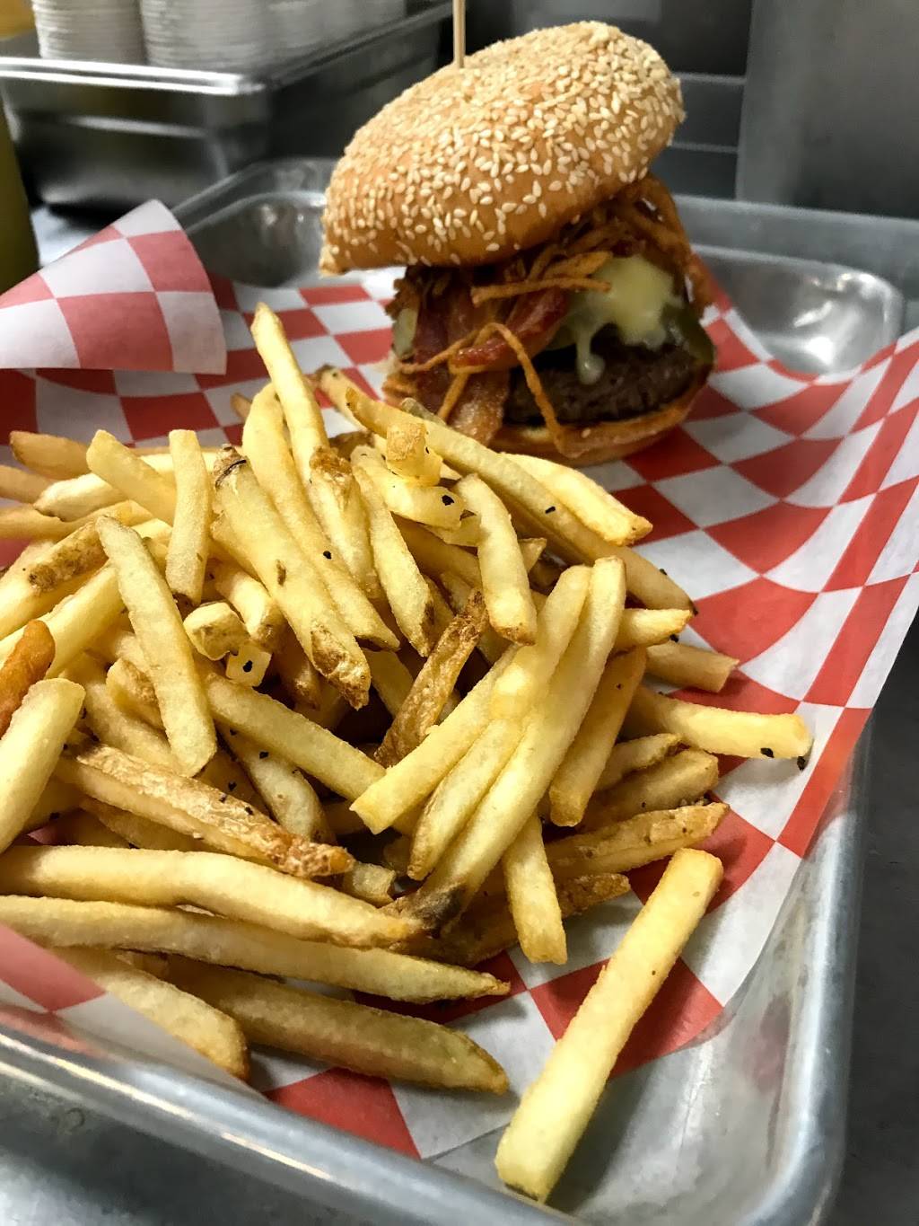 Eriks Church | restaurant | 824 Roosevelt Trail, Windham, ME 04062, USA | 2075721447 OR +1 207-572-1447