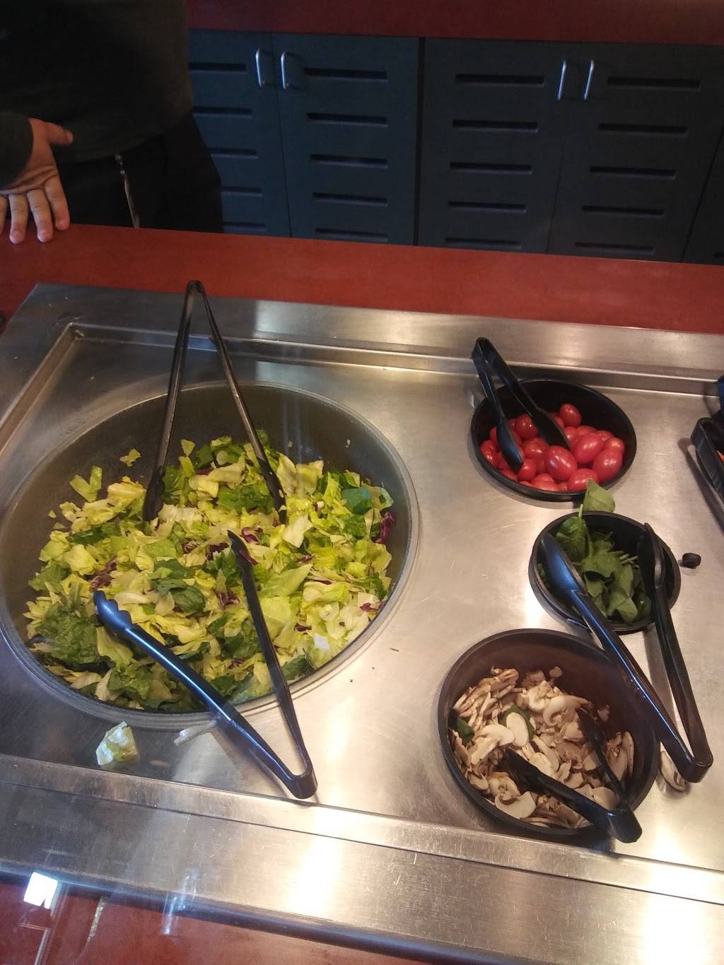 Round Table Pizza | meal delivery | 2401 E Orangeburg Ave, Modesto, CA 95355, USA | 2095227213 OR +1 209-522-7213