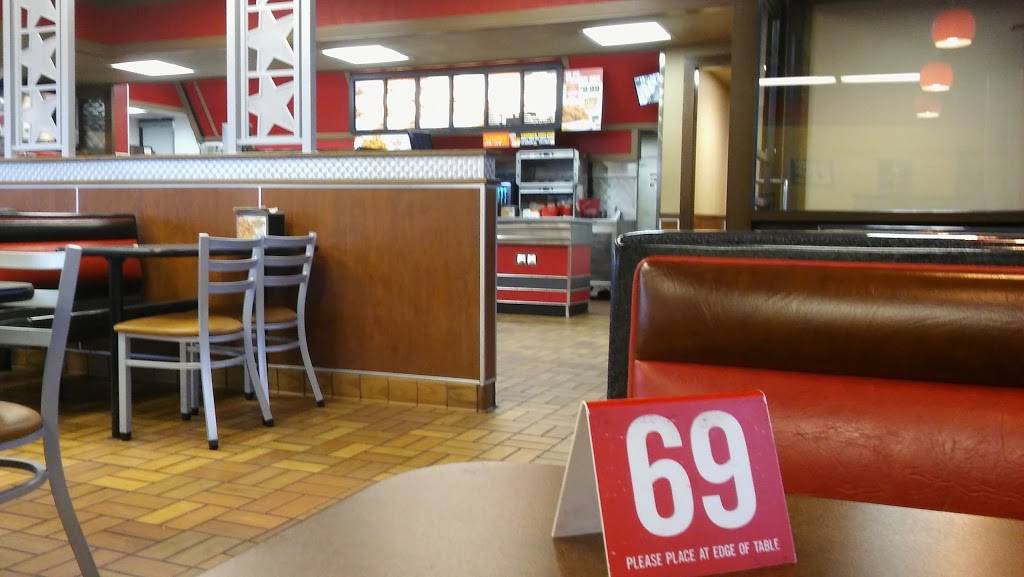 Hardees | restaurant | 2231 Langhorne Rd, Lynchburg, VA 24501, USA | 4345280007 OR +1 434-528-0007