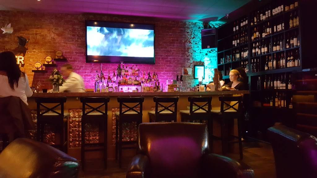 Uncorked on Main | restaurant | 72 Main St S, Georgetown, ON L7G 3G3, Canada | 2898916200 OR +1 289-891-6200