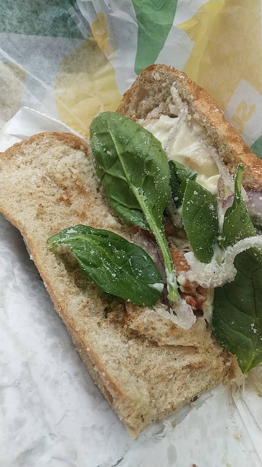 Subway | restaurant | 12321 Olive Blvd, Creve Coeur, MO 63141, USA | 3145147827 OR +1 314-514-7827